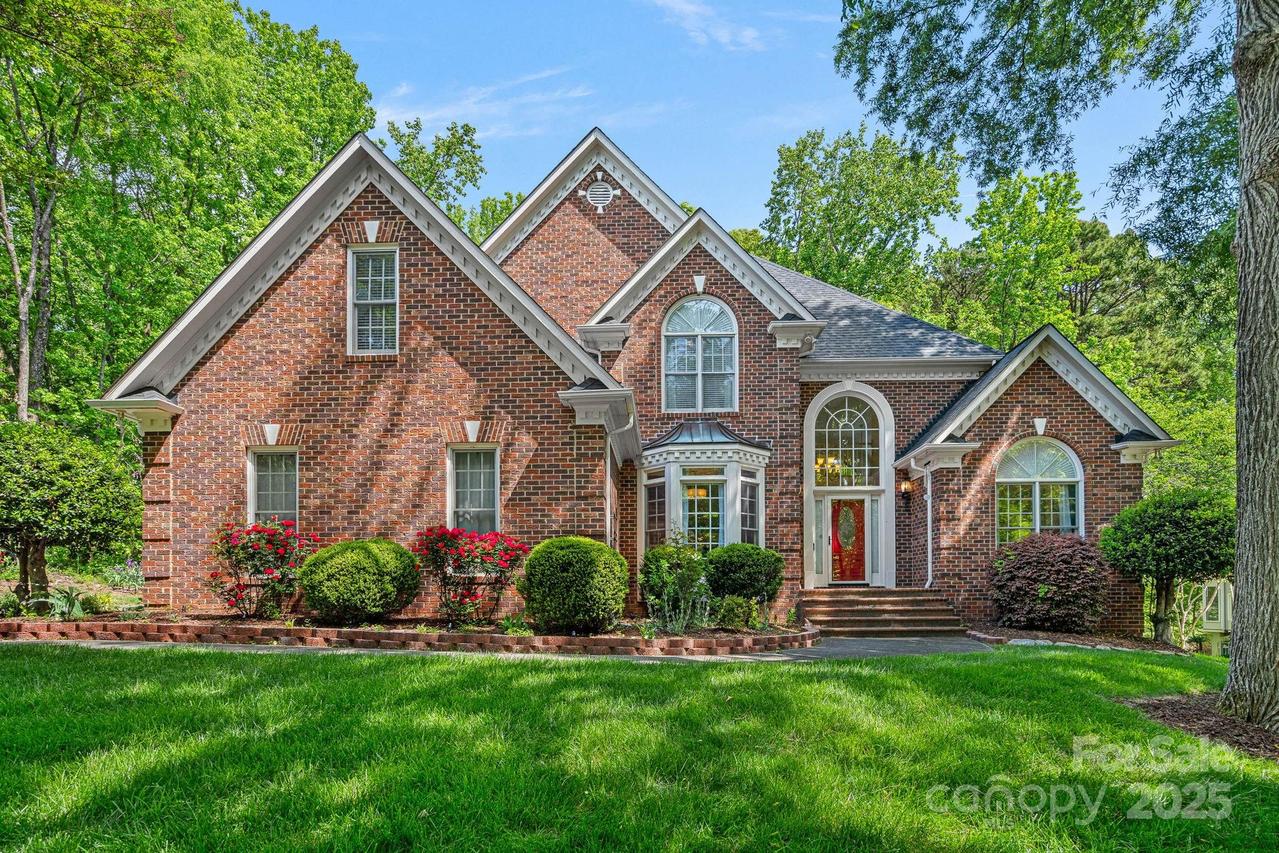 3124 Lakewood Edge Dr., Charlotte, NC 28269