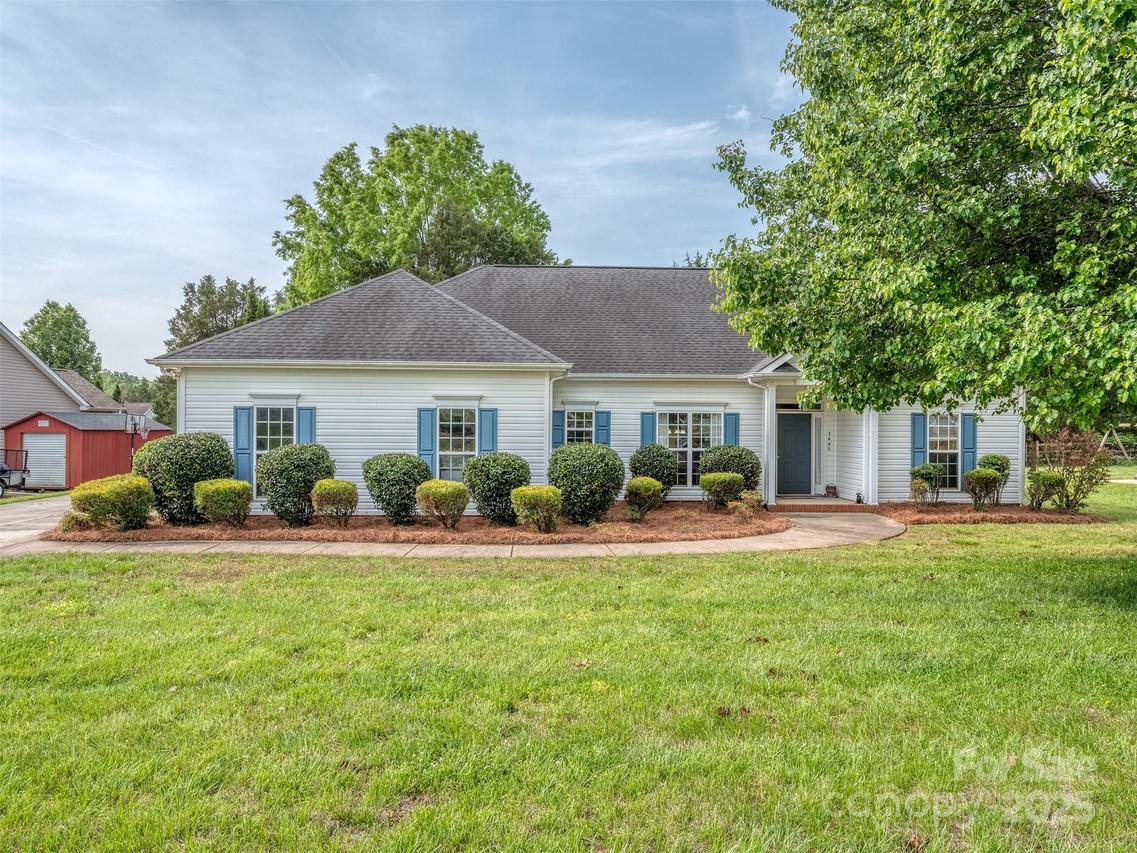 2603 Willis Dr., Harrisburg, NC 28075