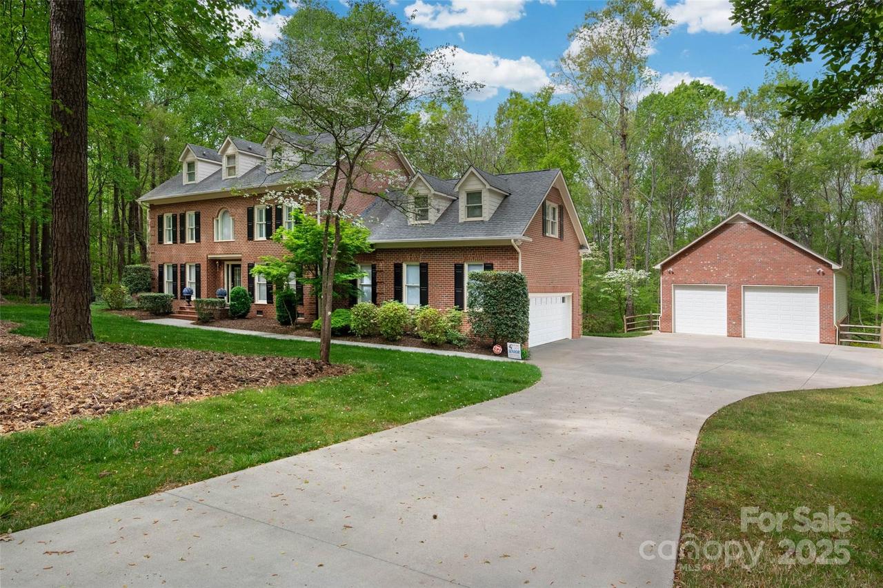 2306 Beechwood Dr., Waxhaw, NC 28173