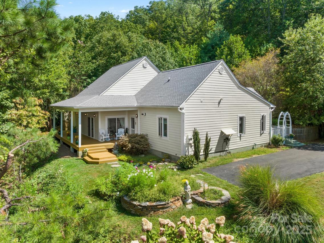 80 Ivy Cove Rd., Fairview, NC 28730
