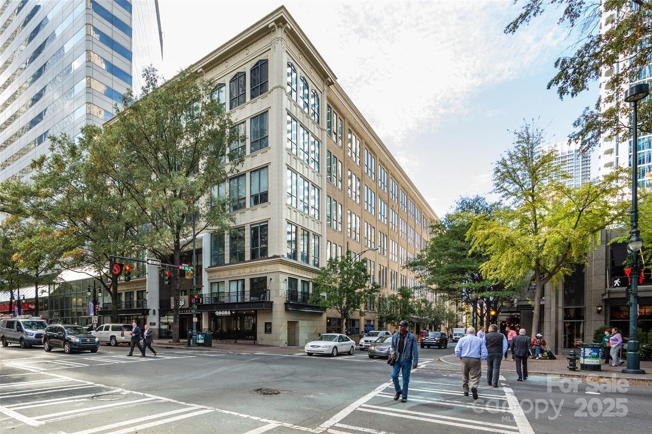 127 N Tryon St. #511, Charlotte, NC 28202