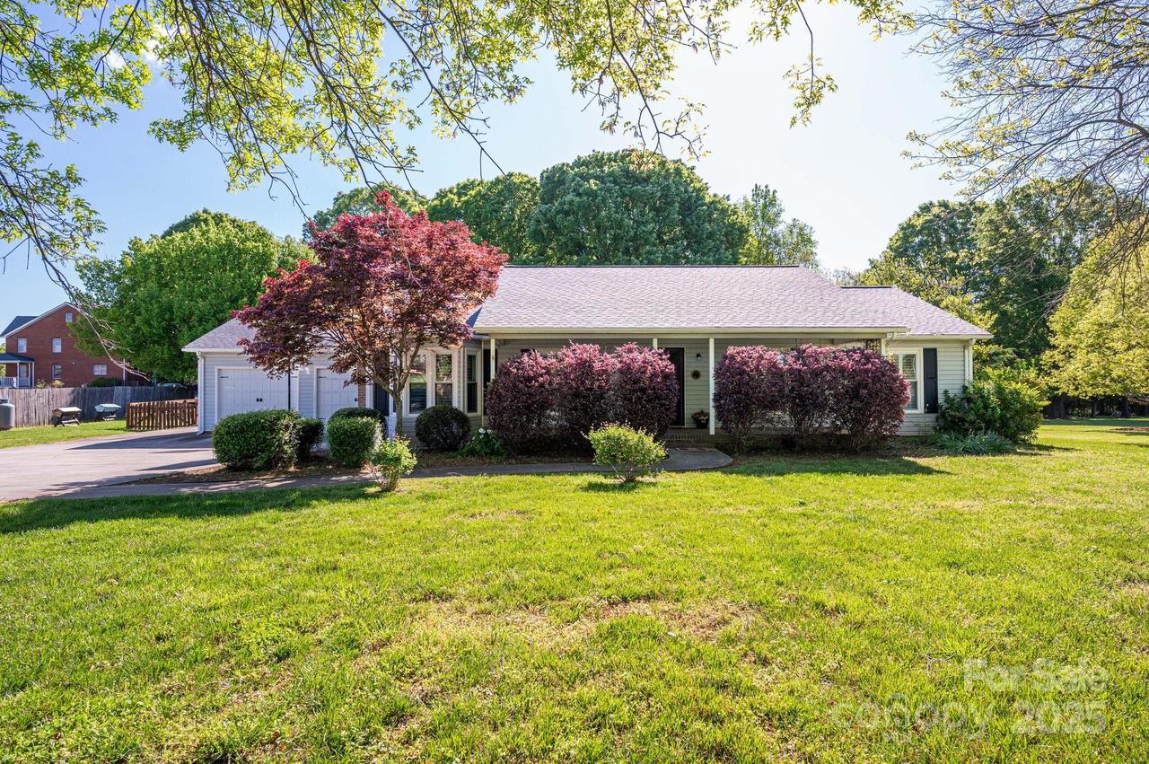 695 Linwood Rd., Mooresville, NC 28115