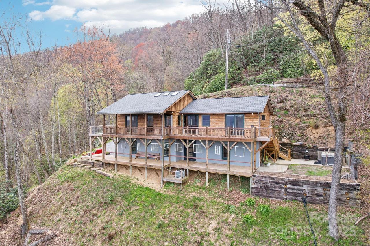 1426 Setzer Cove Rd., Maggie Valley, NC 28751