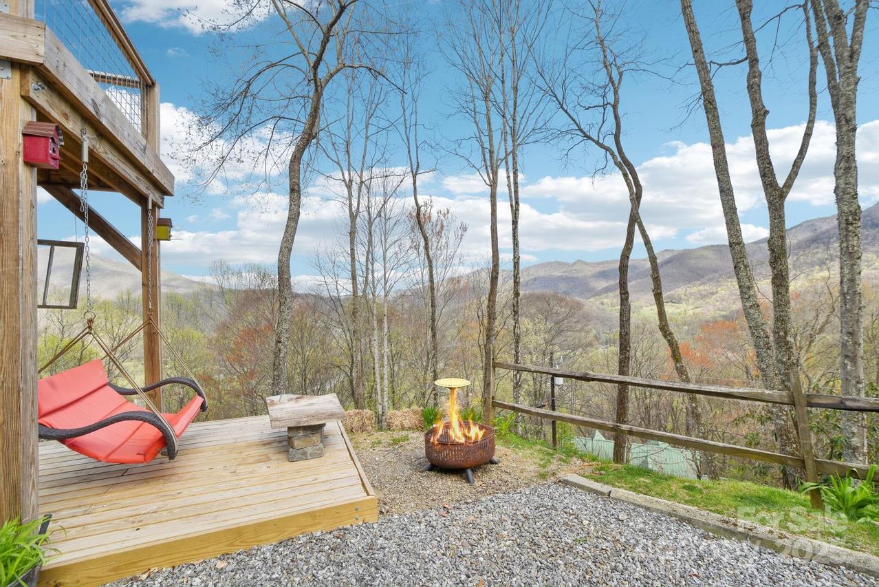 1426 Setzer Cove Rd., Maggie Valley, NC 28751