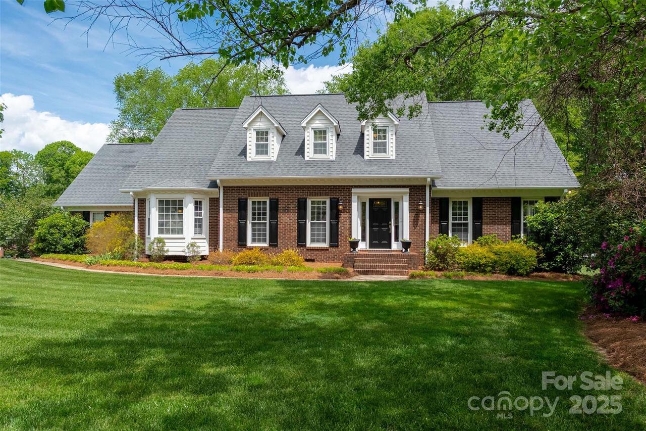 2382 Erika Ln., Gastonia, NC 28056