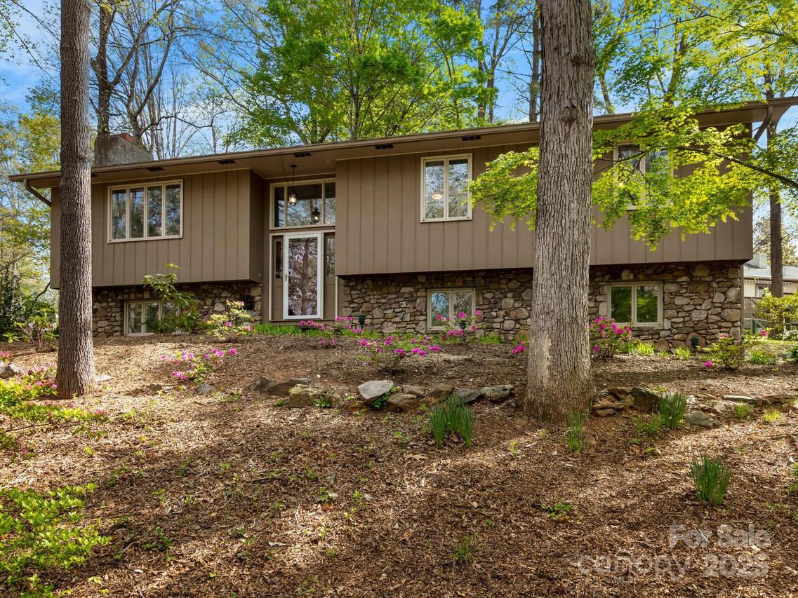 9 Cedar Tr., Asheville, NC 28803