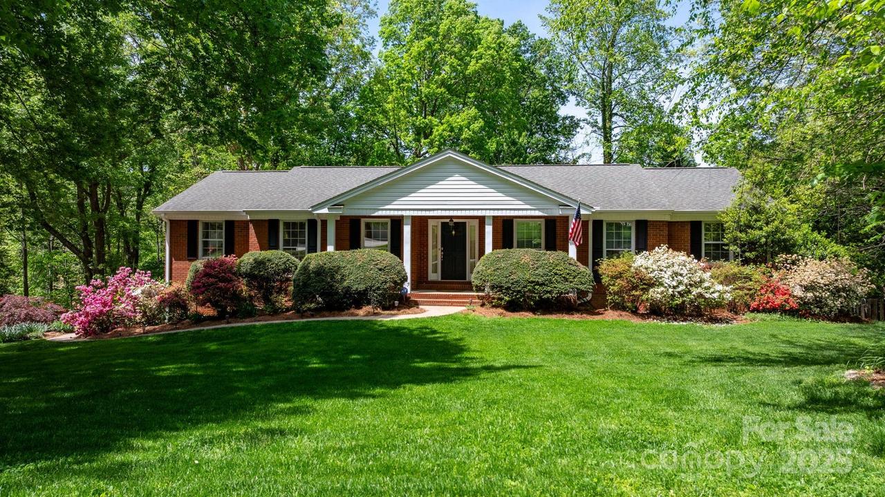 100 Heritage Ln., Morganton, NC 28655