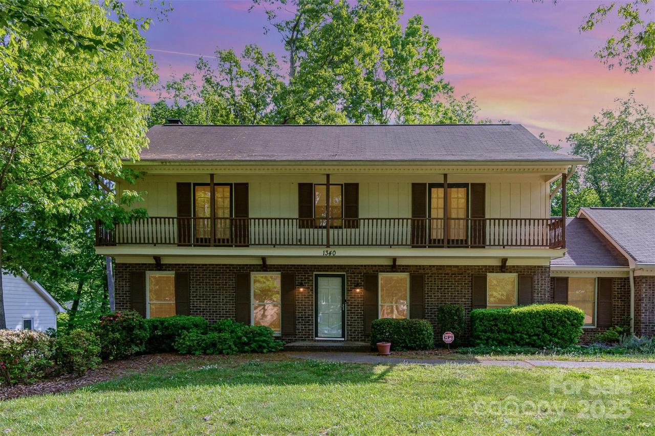 1340 Piccadilly Dr., Charlotte, NC 28211