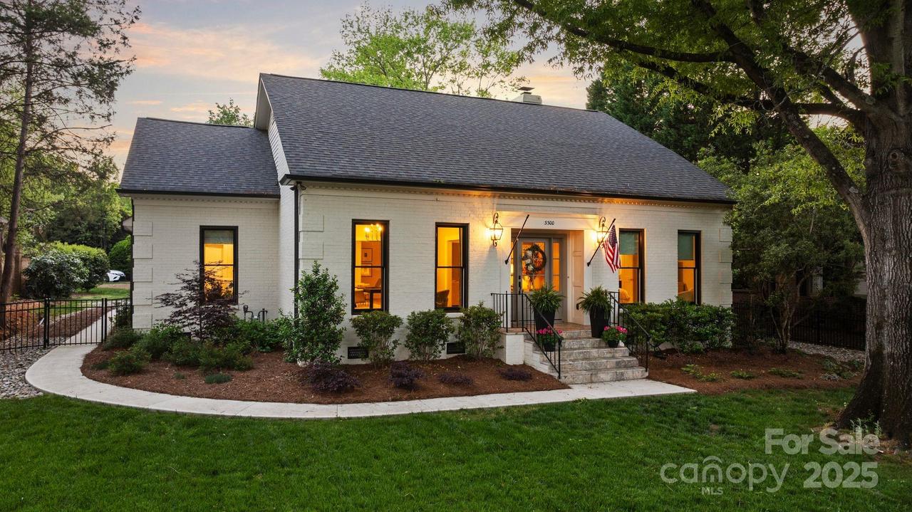 3300 Sharon Rd., Charlotte, NC 28211