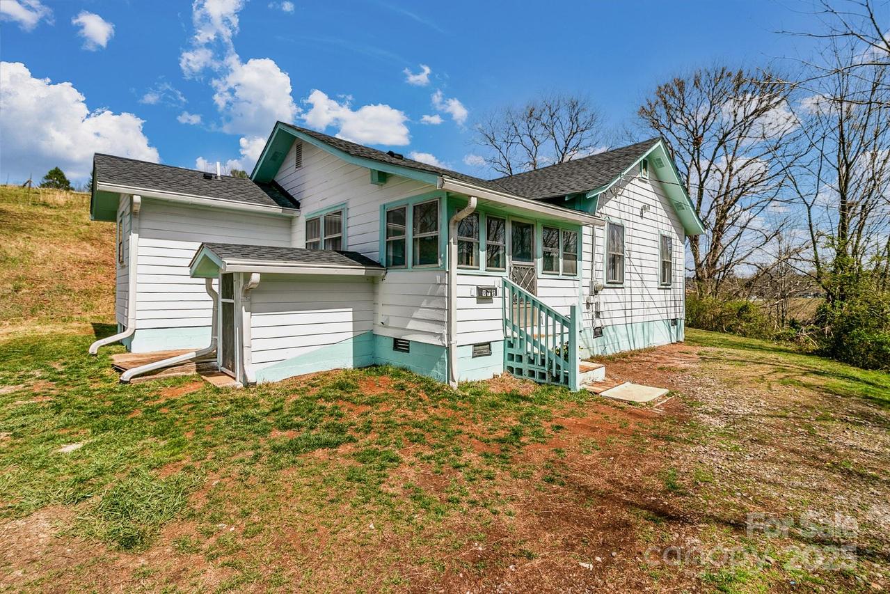 122 Old Nc 63 Hwy., Leicester, NC 28748