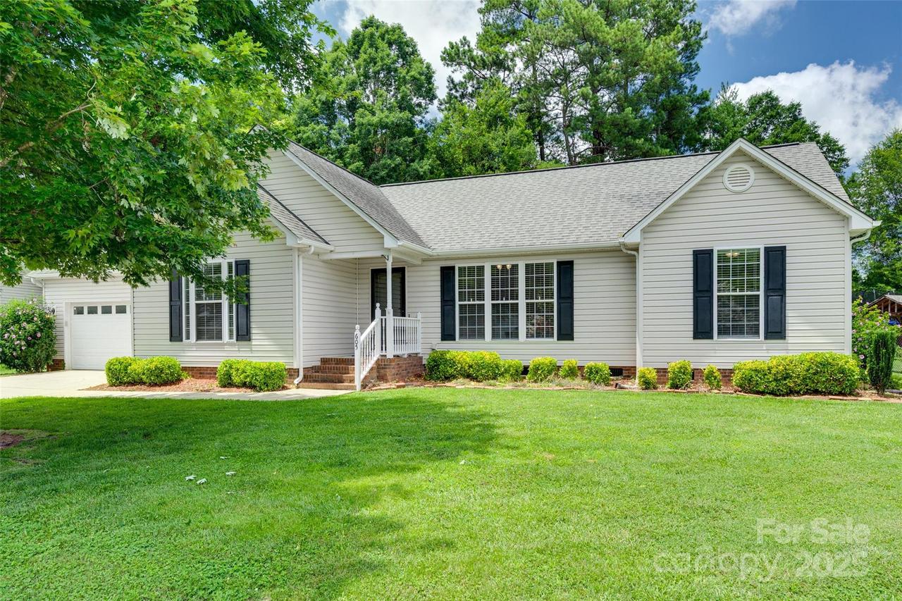 605 Summey Farm Dr., Dallas, NC 28034