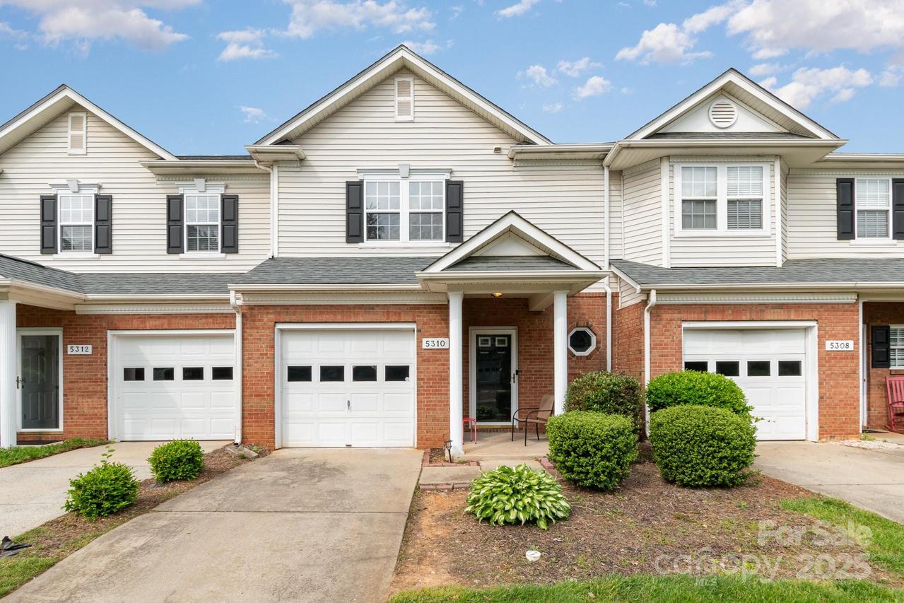 5310 Waverly Lynn Ln., Charlotte, NC 28269