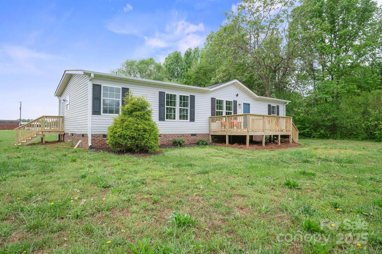 125 Rocky Point, Cleveland, NC 27013