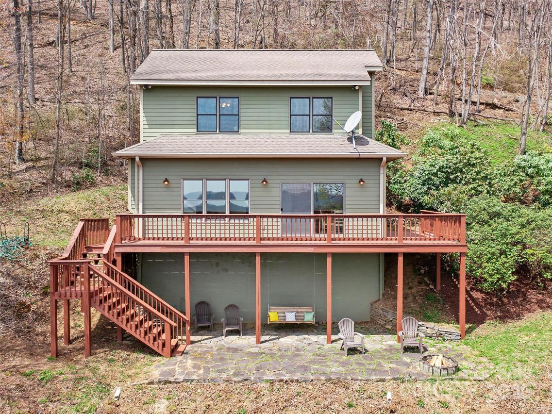 1299 Pine Ridge Rd., Burnsville, NC 28714