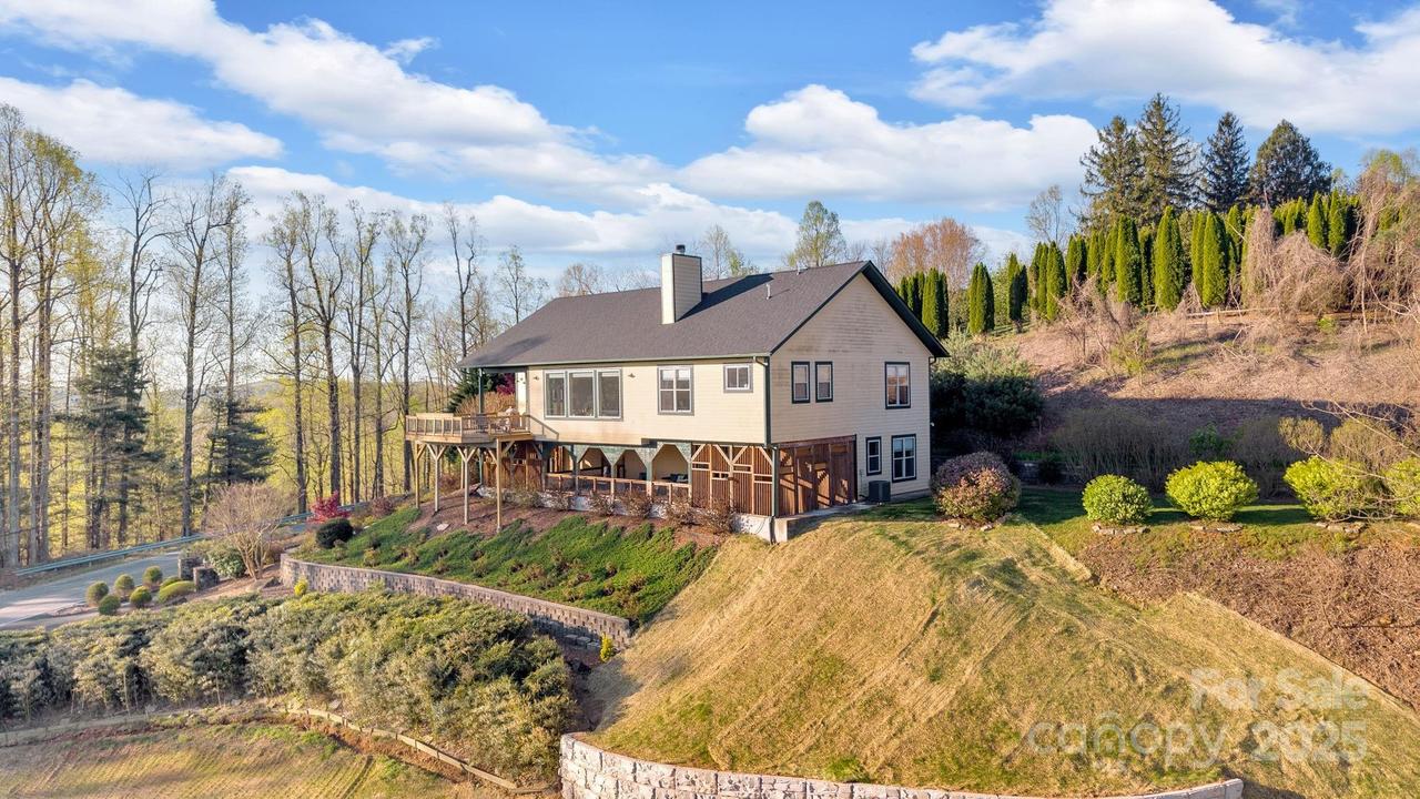 246 Pinnacle Mountain Rd., Zirconia, NC 28790