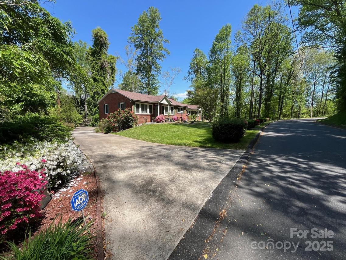 187 E Glenview St., Marion, NC 28752