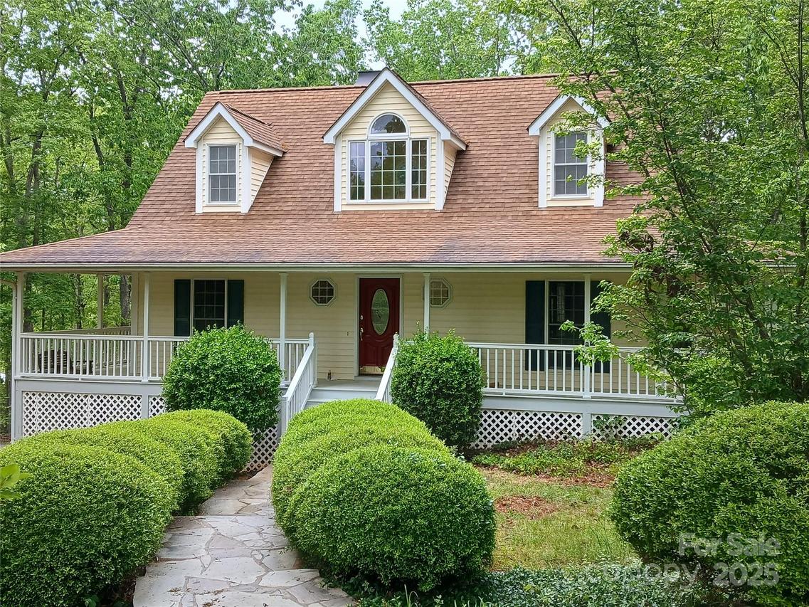 201 Wildberry Ln., Tryon, NC 28782
