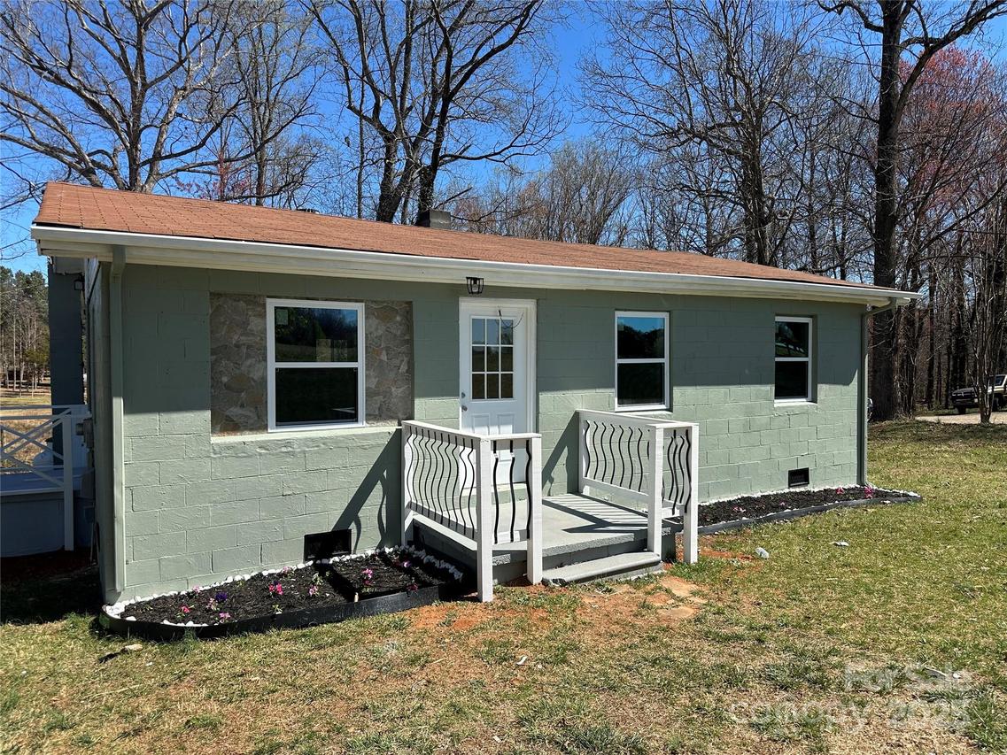 209 Brookview Rd., Statesville, NC 28625