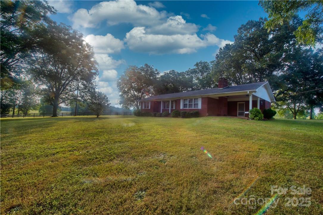 0000 Main Rd., Columbus, NC 28722