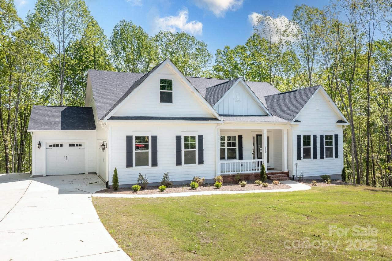 131 High Lake Dr., Statesville, NC 28677