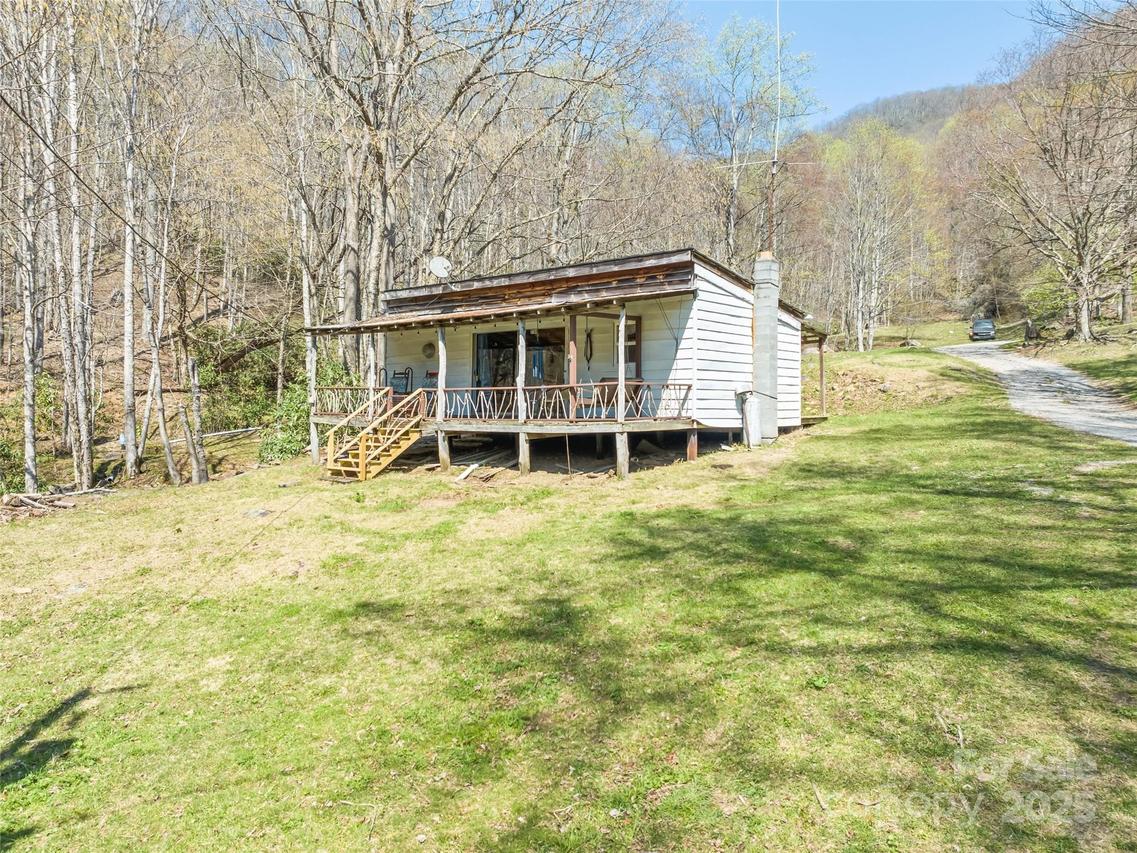 2679 Chastine Creek Rd., Cullowhee, NC 28723