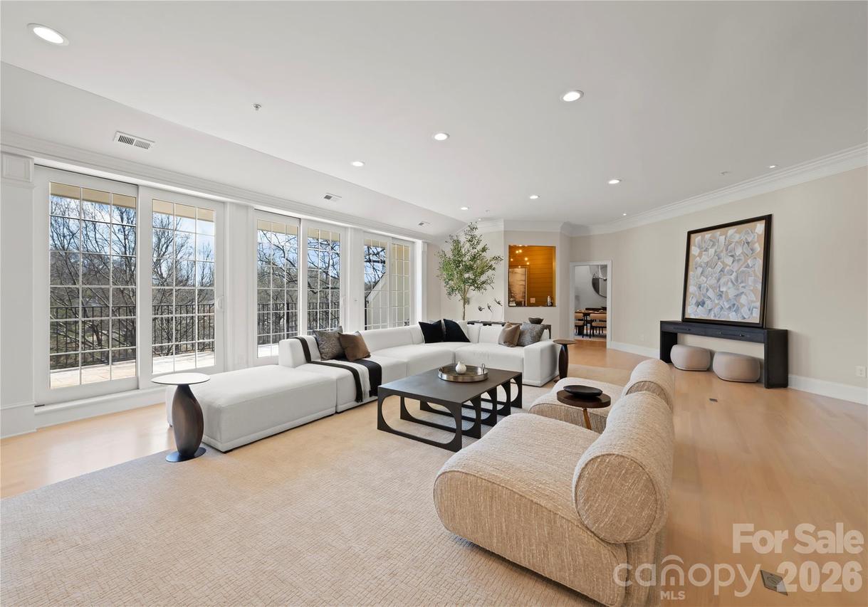 974 Queens Rd., Charlotte, NC 28207