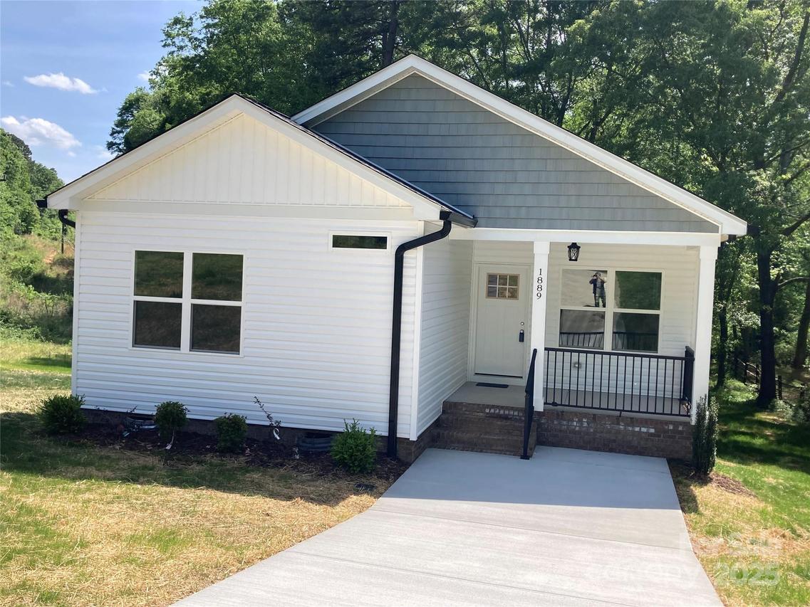 1889 Oak Hollow Rd., Gastonia, NC 28054