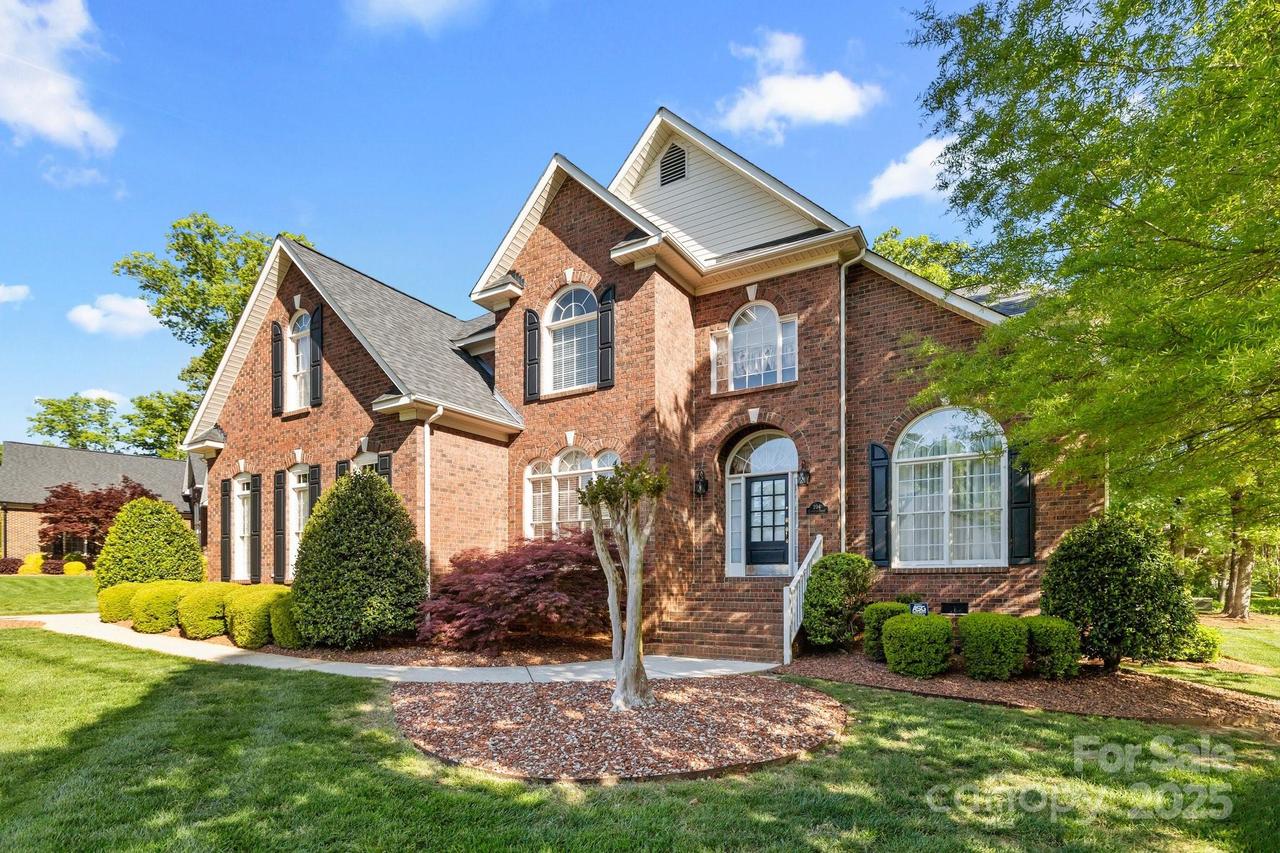 204 Limerick Dr., Matthews, NC 28104