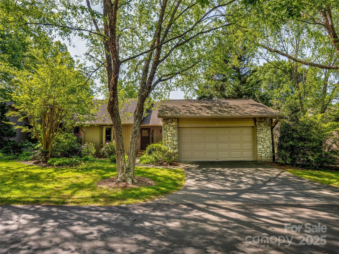 3 Governors Dr., Asheville, NC 28804