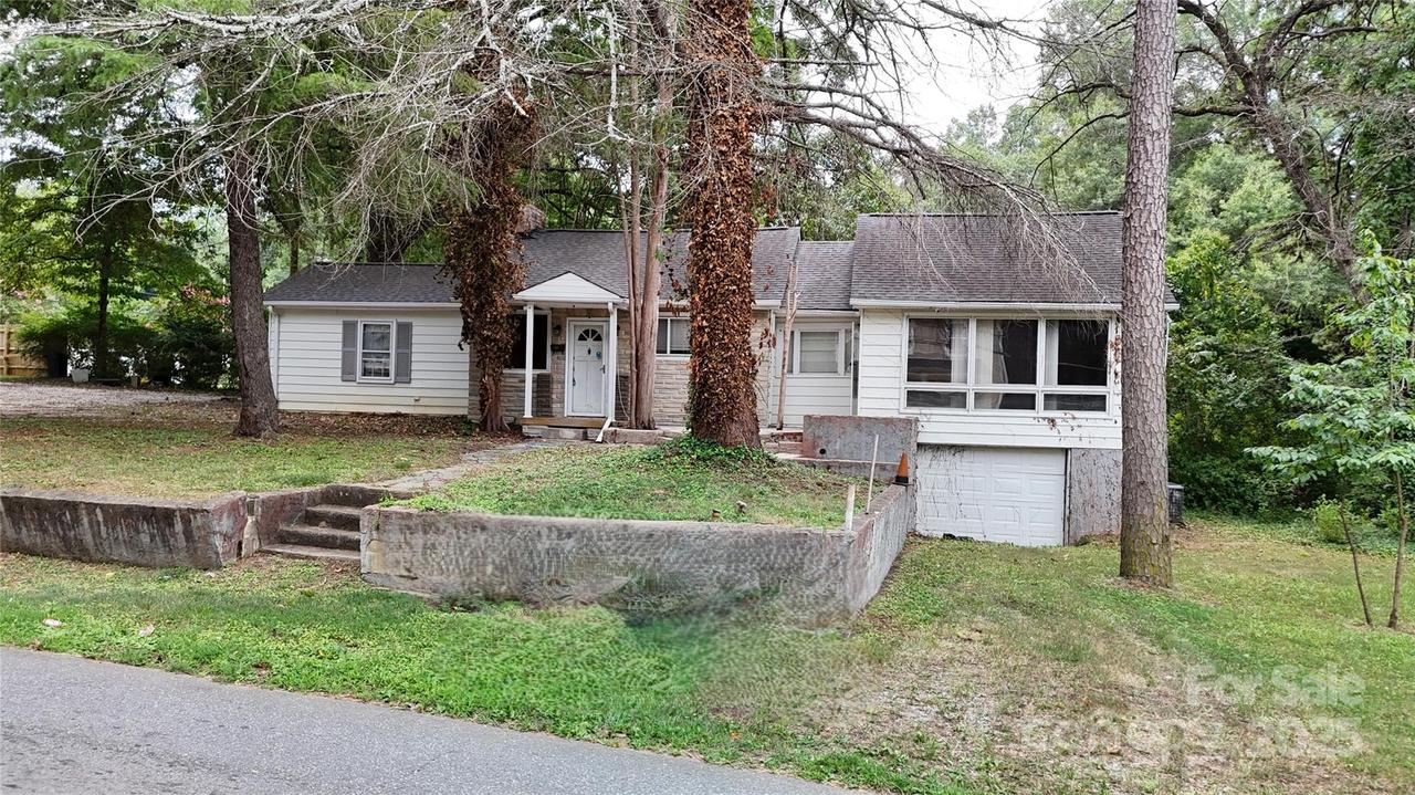 903 W Davidson Ave., Gastonia, NC 28052