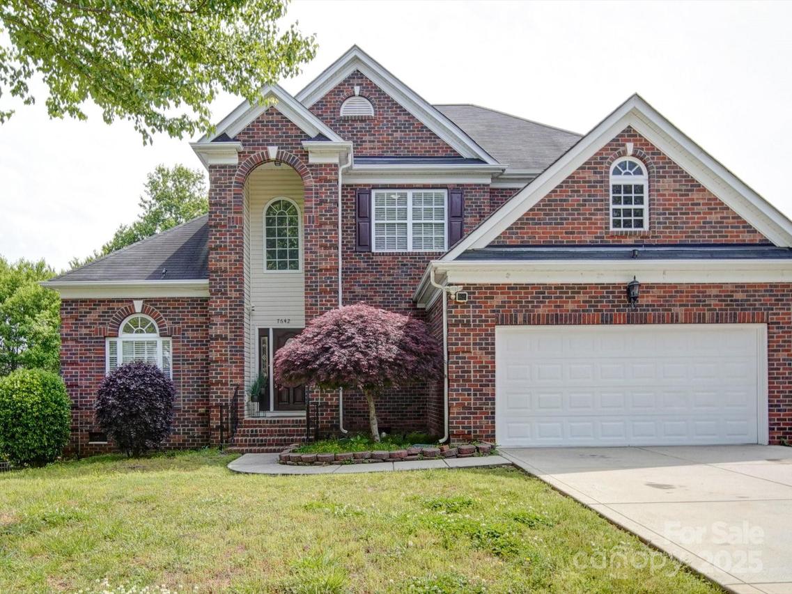 7642 Horseshoe Creek Dr., Huntersville, NC 28078