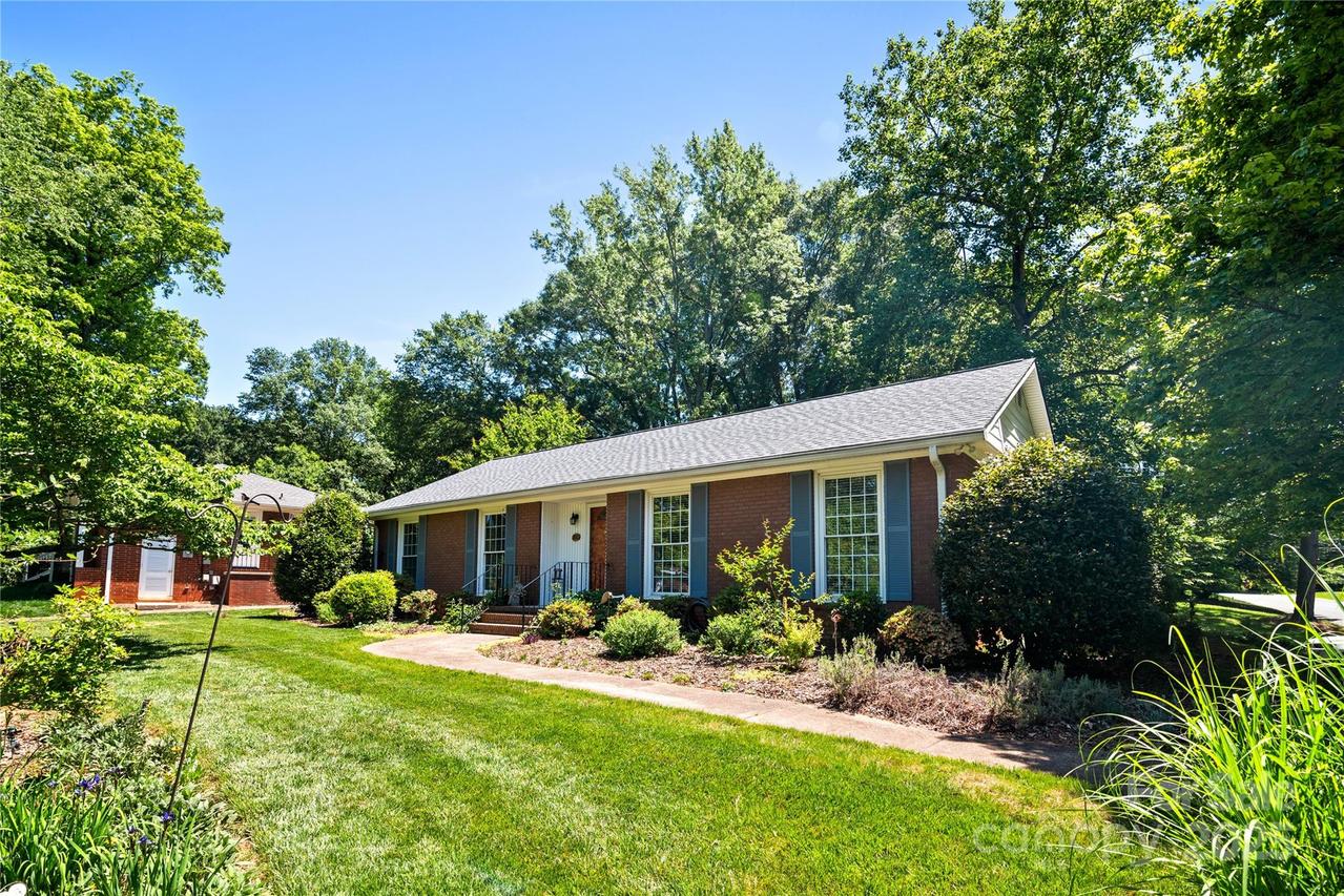 2100 Stonewood Dr., Charlotte, NC 28210