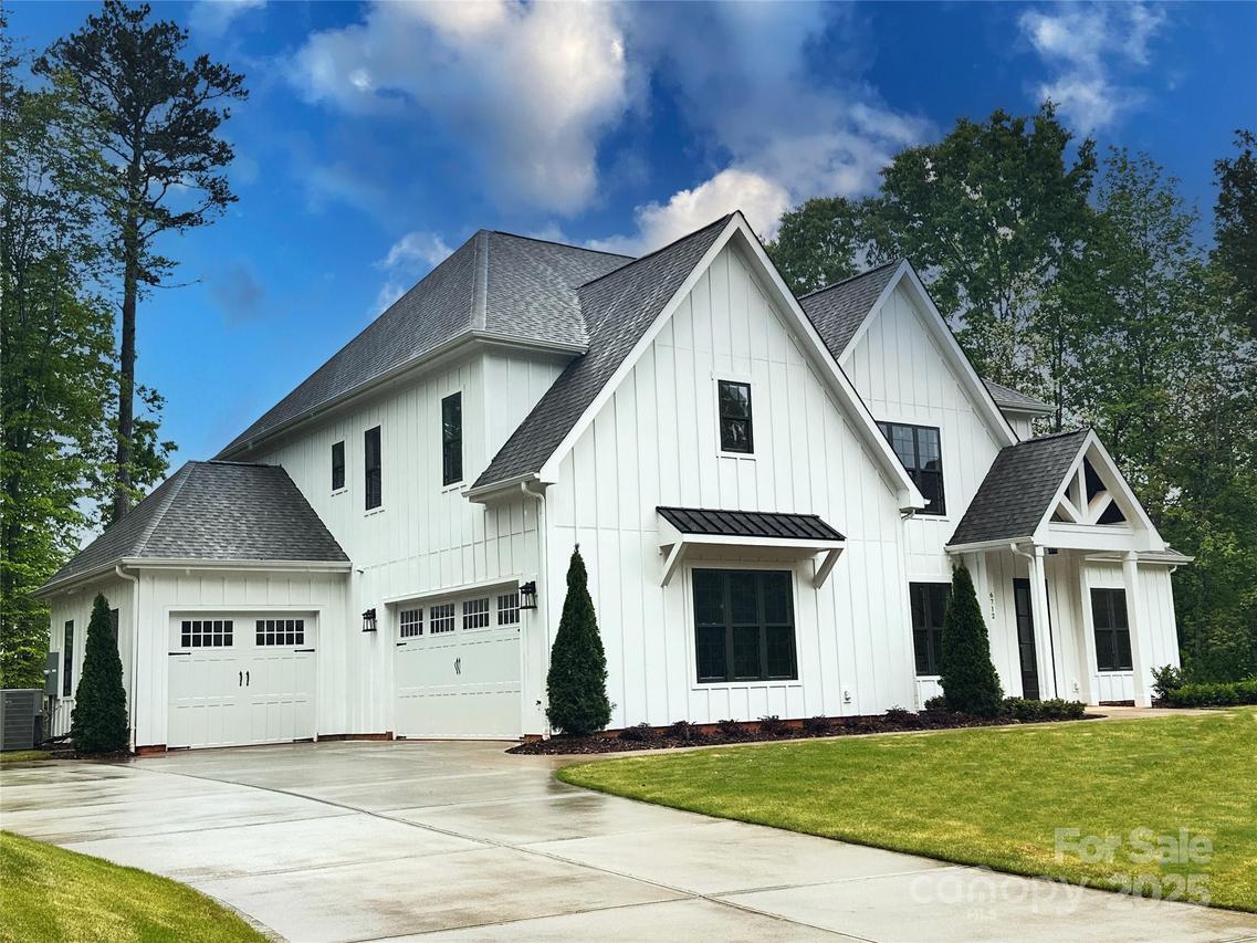 6712 Cove Ln., Sherrills Ford, NC 28673