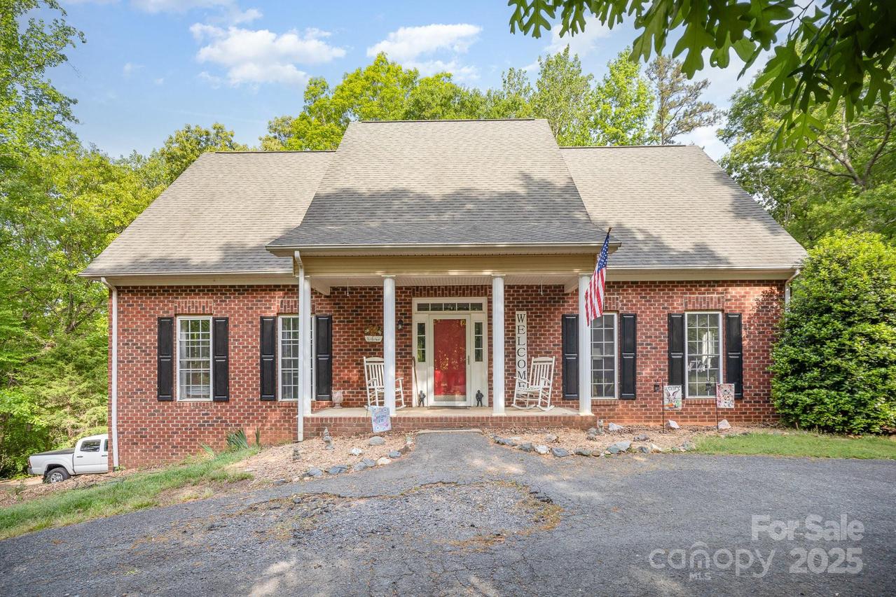 8300 Loma Linda Ln., Waxhaw, NC 28173