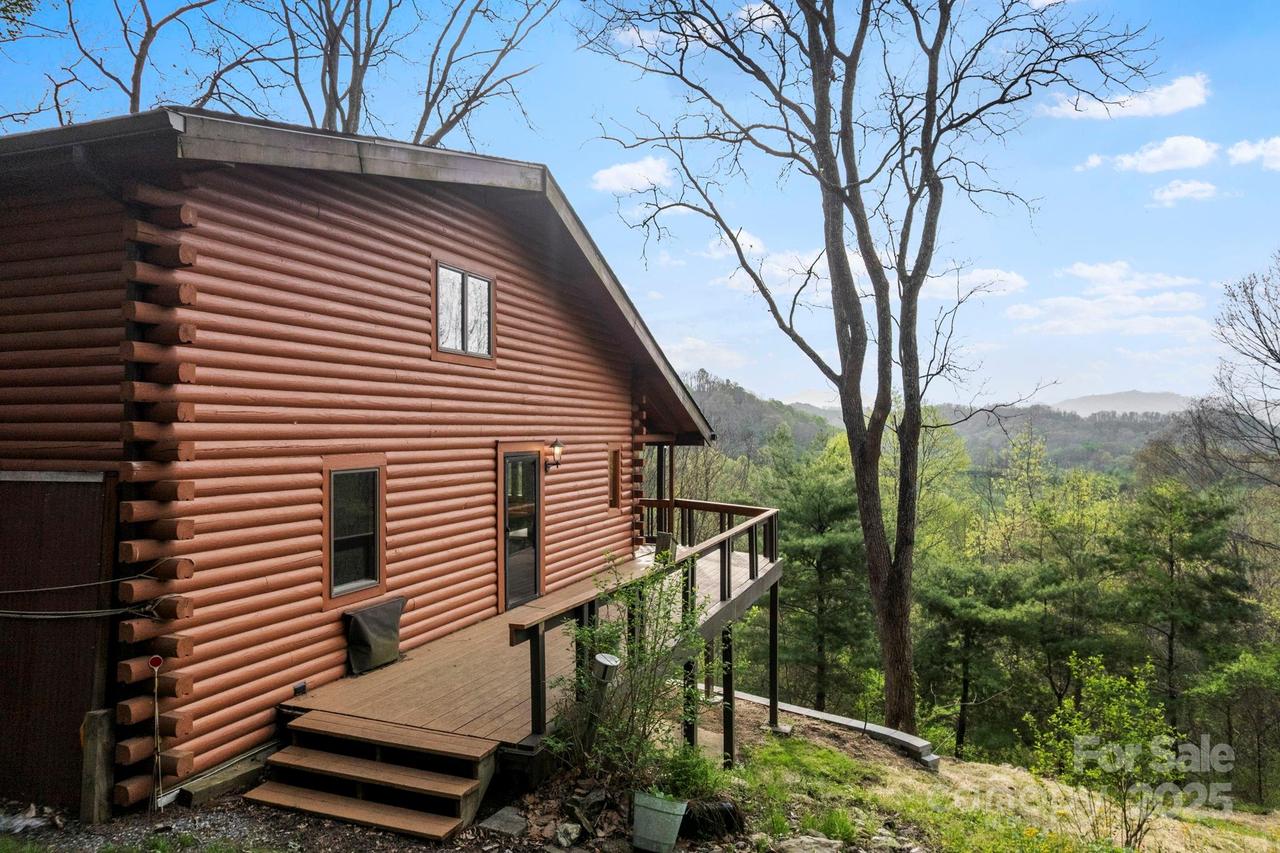 689 Osborne Rd., Clyde, NC 28721