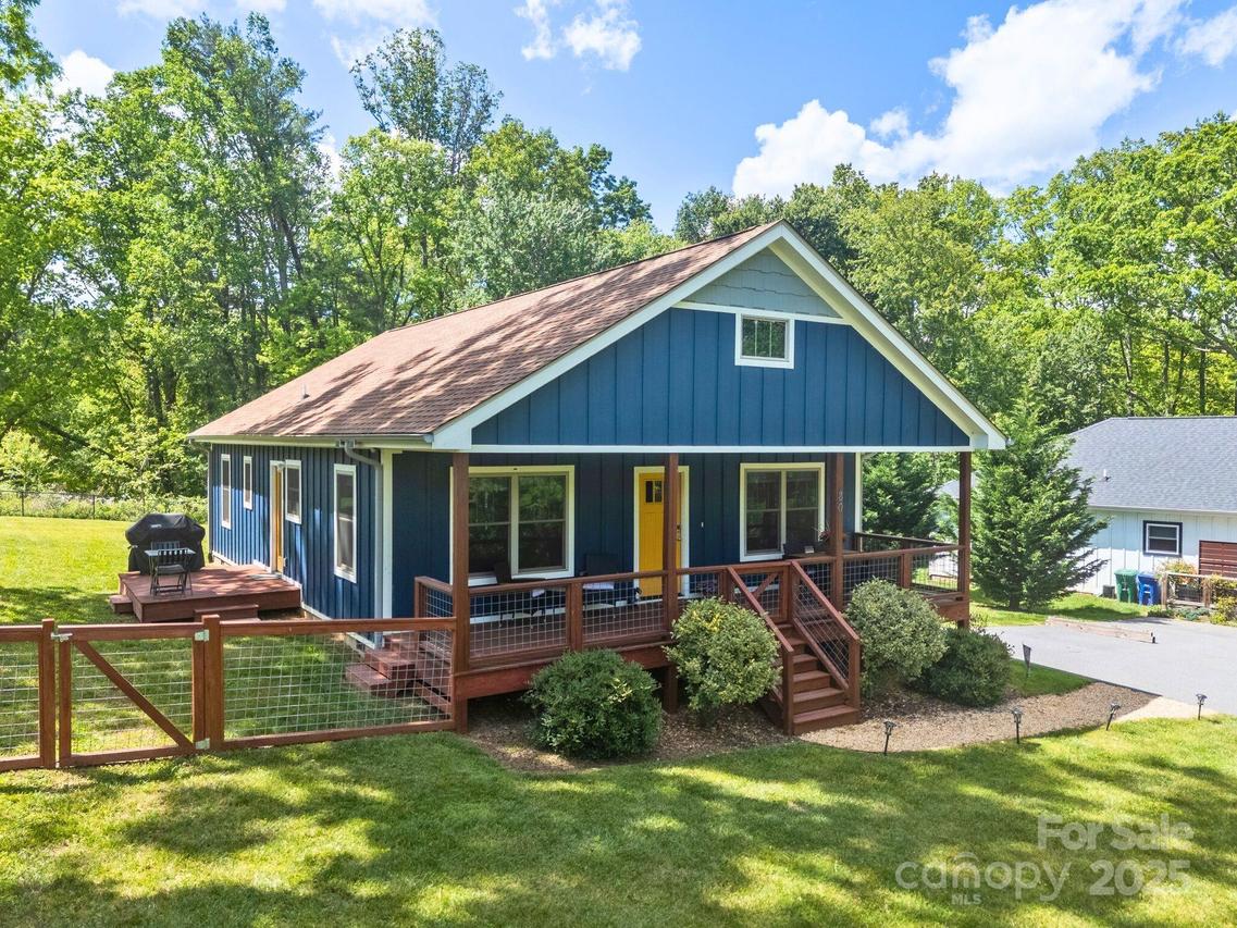 80 New Salem Rd., Swannanoa, NC 28778