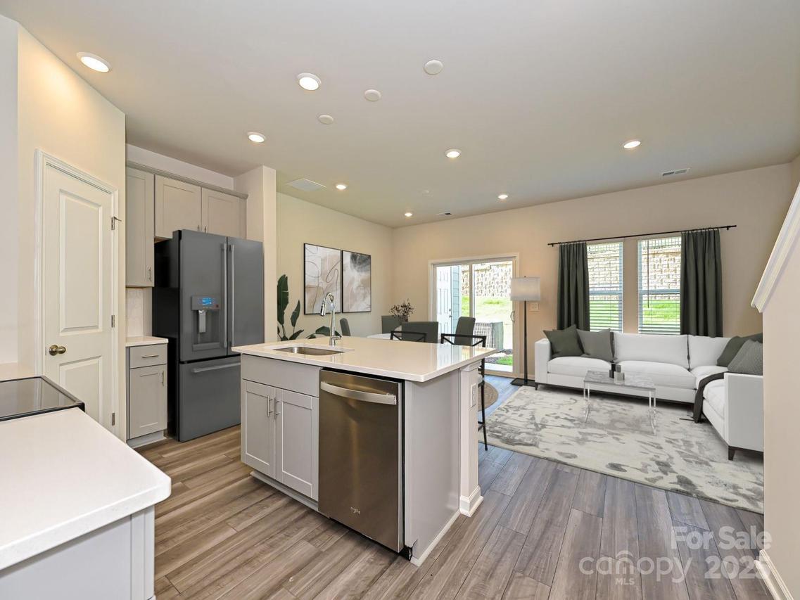 4225 Summit Woods Dr., Charlotte, NC 28216