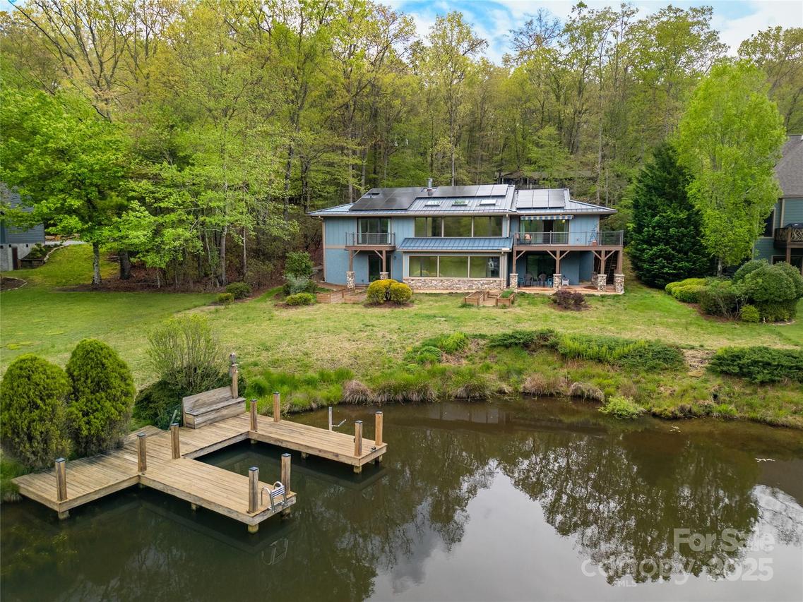 61 Tsataga Ct., Brevard, NC 28712
