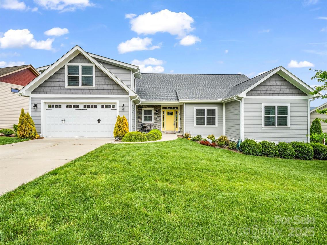 438 Blacksmith Run Dr., Hendersonville, NC 28792