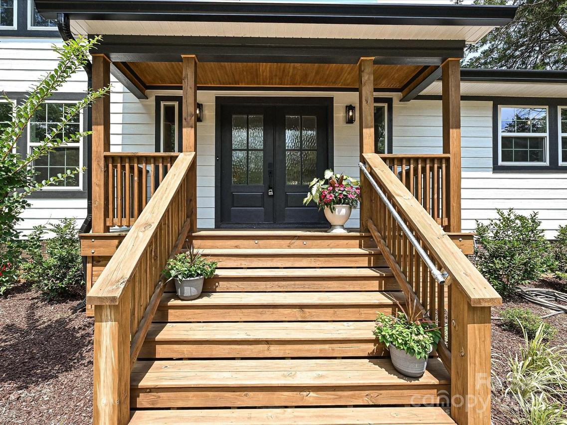 12029 Five Cedars Rd., Charlotte, NC 28226