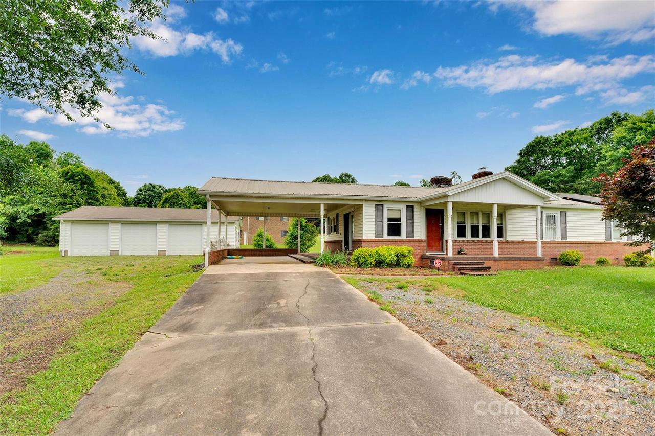 543 18th St., Hickory, NC 28601