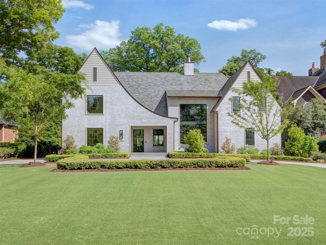 1919 Shoreham Dr., Charlotte, NC 28211