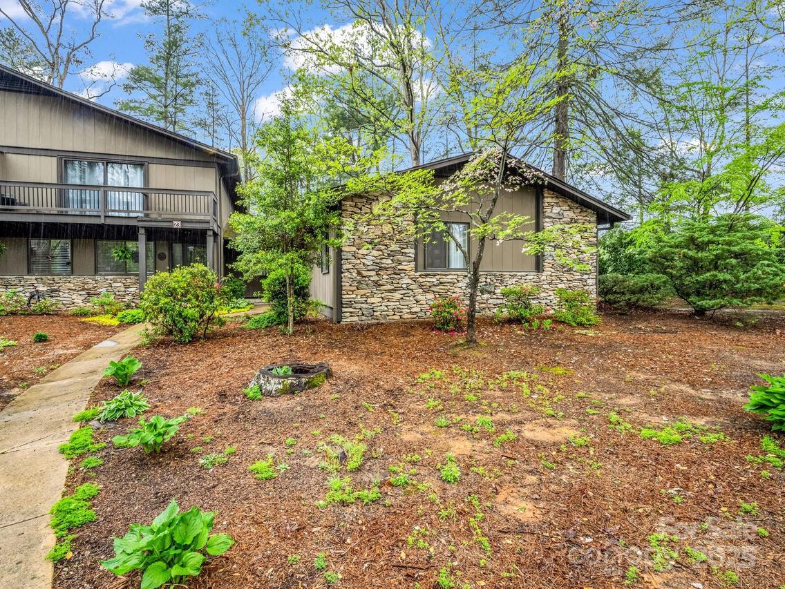 54 Laurelwood Cir. #24, Hendersonville, NC 28791