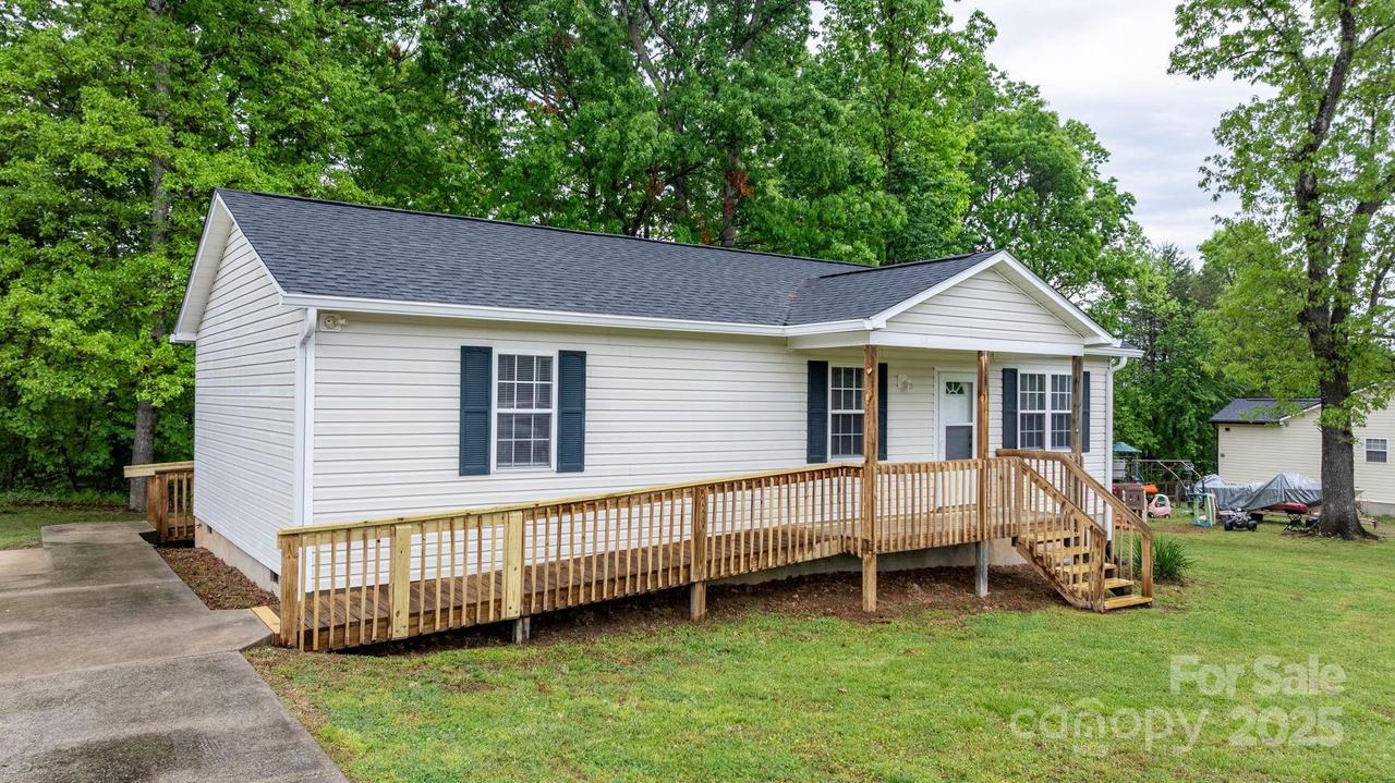 103 Habitat Ln., Morganton, NC 28655
