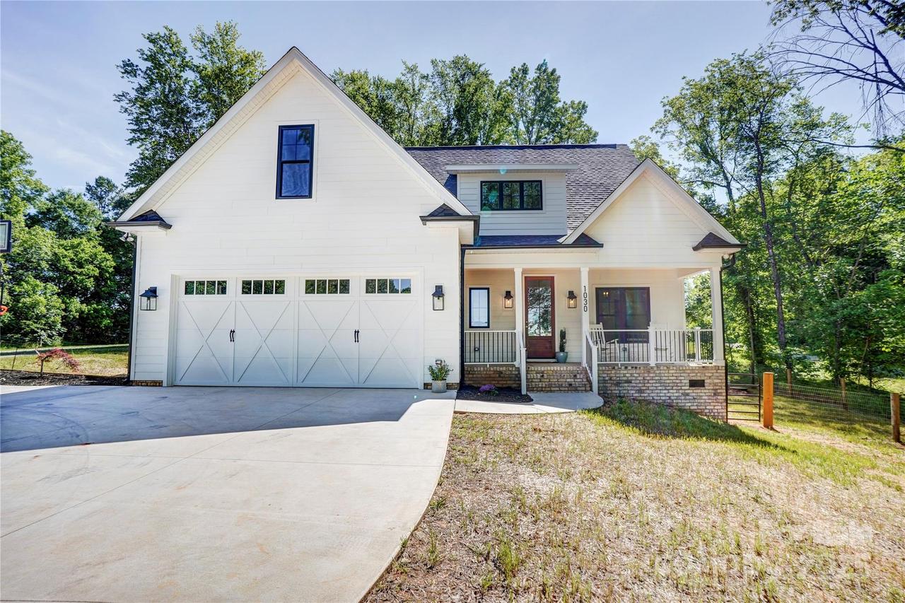 1030 Little Cowgirl Ln., Cleveland, NC 27013