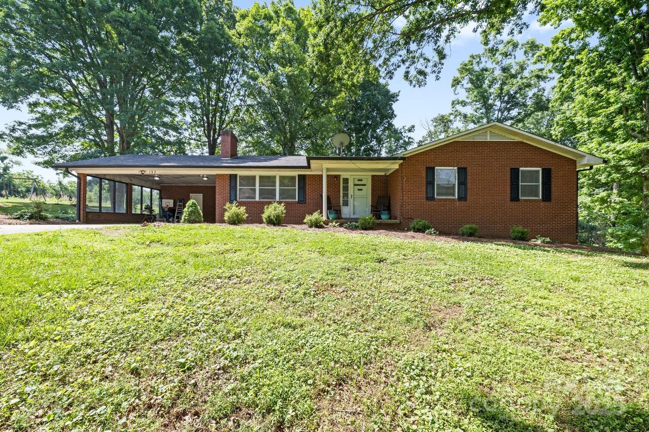 137 Deal Ln., Statesville, NC 28677
