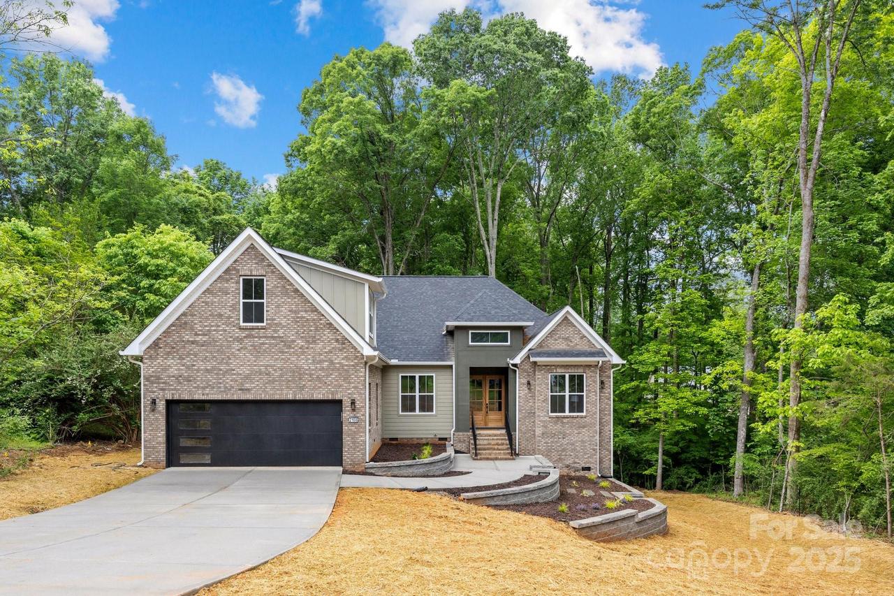 2108 Lakeview Cir., Matthews, NC 28105