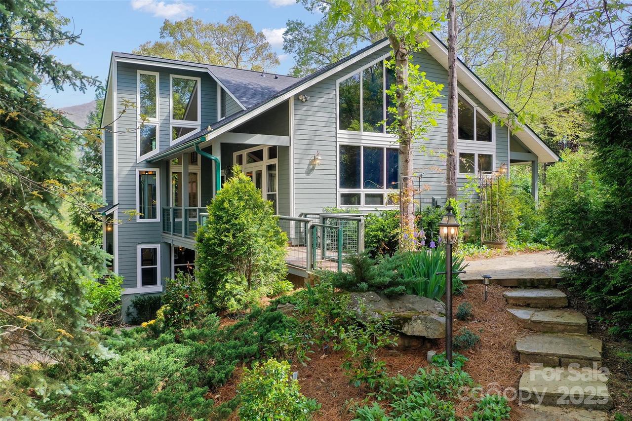 17 Ruffed Grouse Ln., Waynesville, NC 28786
