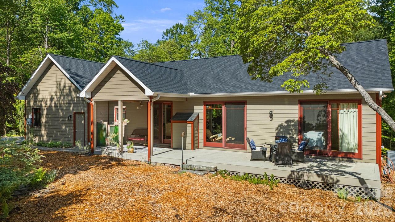 411 Alta Cir., Hendersonville, NC 28739