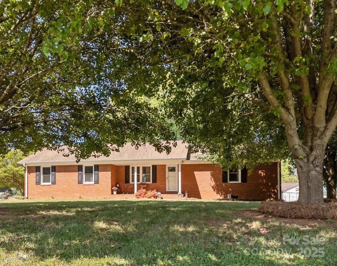 250 Log Barn Rd., Salisbury, NC 28146